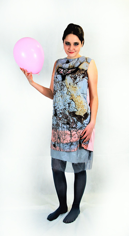 "Frühlingscoktail" Sommerkleid mit Smetterlind mit Schmetterling in rosa-blau mit Modell