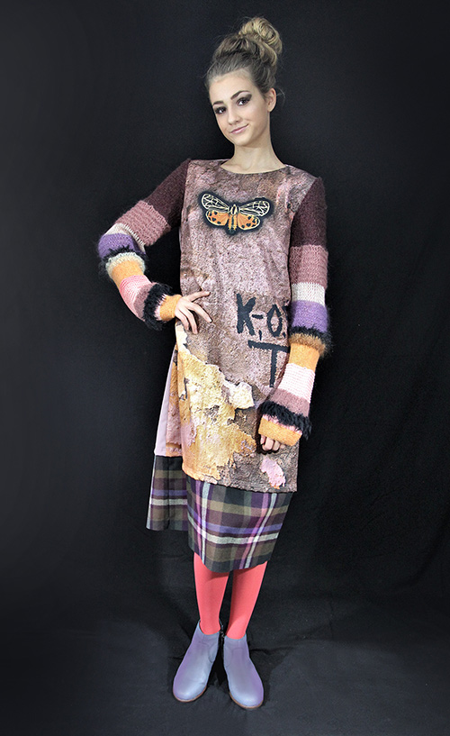 Winterkleid 1 mit Print Und gestrickten Ärmeln au mit Modell