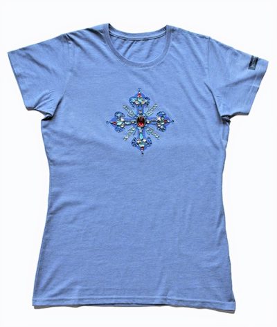 Designershirt in blau mit einem Kreuz